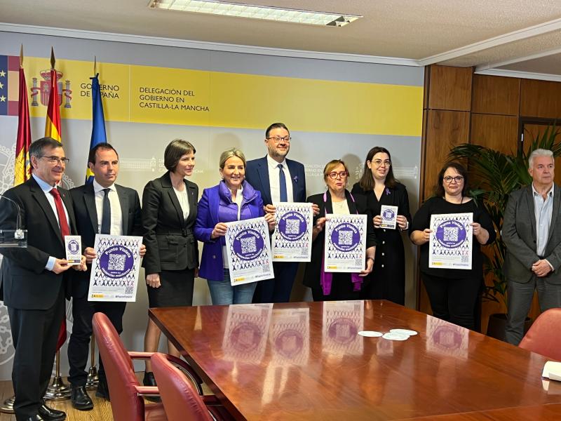 La Delegación del Gobierno y la Consejería de Educación firman un protocolo que permitirá crear puntos violeta en las bibliotecas públicas de Castilla-La Mancha