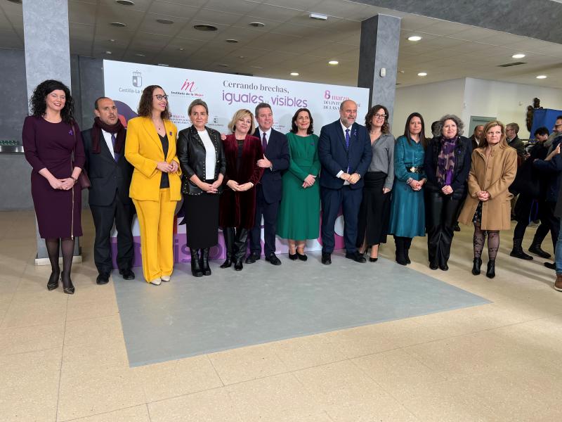 La delegada del Gobierno asiste al acto institucional de Castilla-La Mancha con motivo del Día de las Mujeres 
