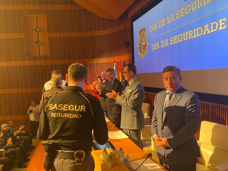 José Miñones subliña que a próxima consideración dos vixiantes de seguridade privada como axentes de autoridade dotaralles de maior seguridade xurídica nas súas tarefas 