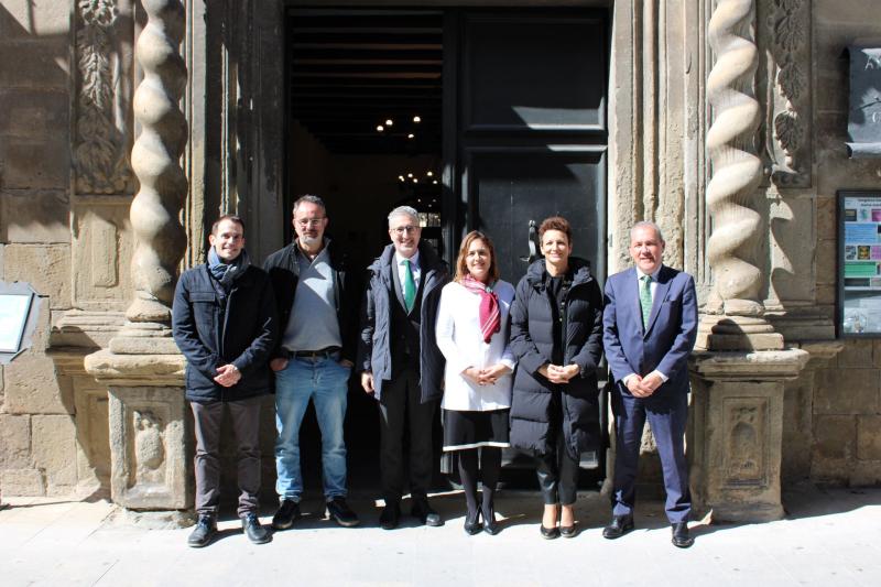 Foto de grupo de la visita a Sangüesa
