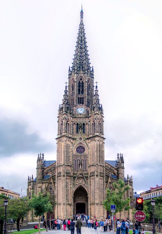 La restauración de la fachada Este de la Catedral del Buen Pastor concluirá a finales de verano 

